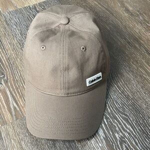 CALVIN KLEIN hat